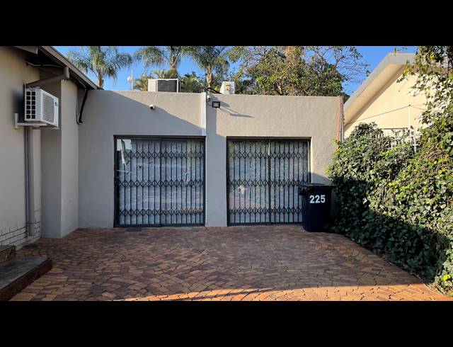 350M² MEDICAL SUITE FOR SALE IN SINOVILLE